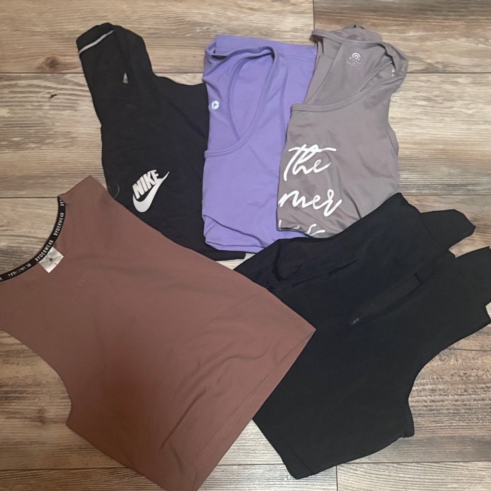 Women’s athletic work out tanks Nike Black Tank Top xs